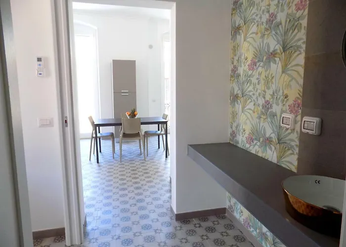 Trevisani Liberty House דירה *